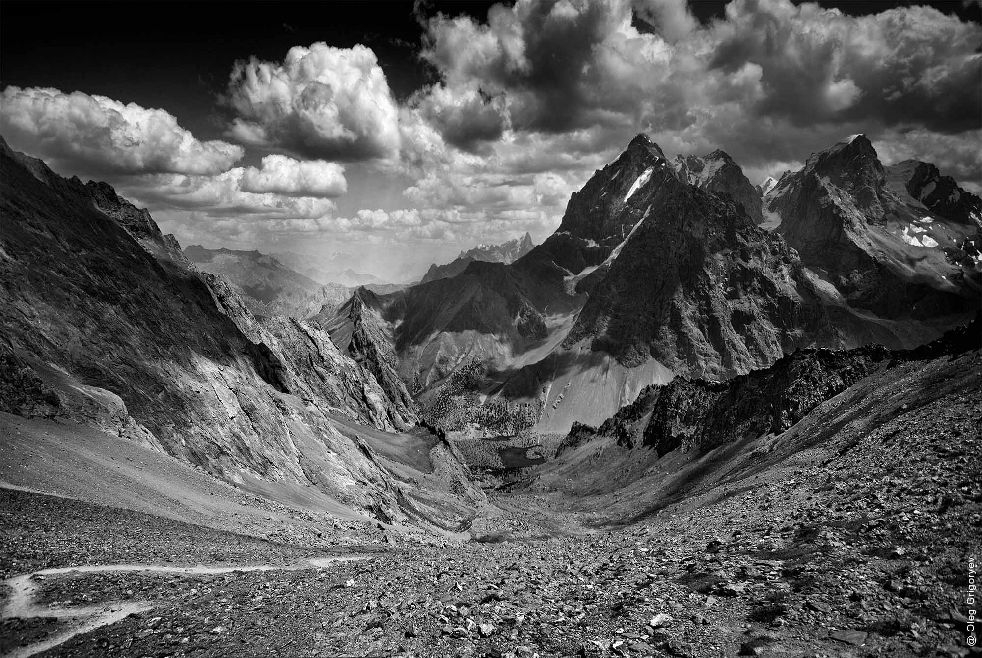 Чорно-білі фотографії гір