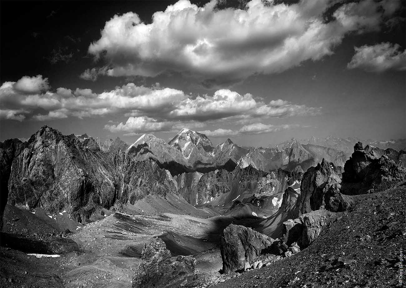 Чёрно-белые фото гор